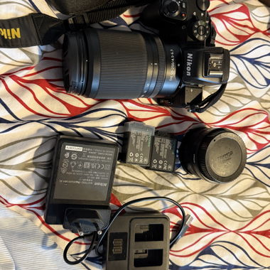 Nikon Z50 Kit mit 2 Objektiven und 3 Akkus