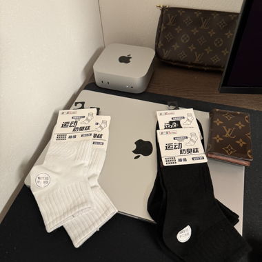 Short socks (4 pairs) 2x white 2x black (38-42 EU)