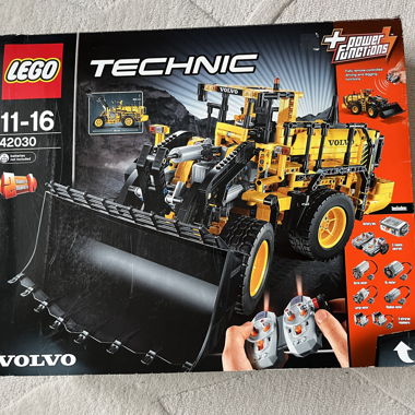 LEGO Technic Volvo 42030