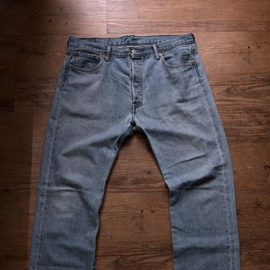 Jeans- Levis