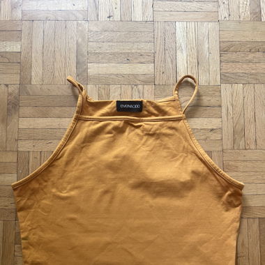 Gelbes Tanktop