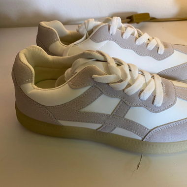 Sneakers NEU
