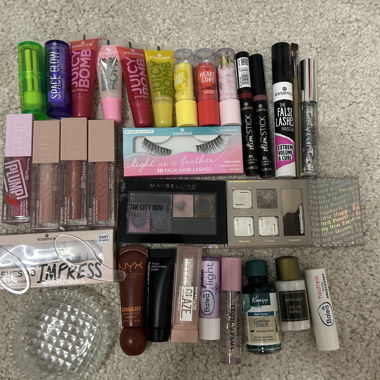 Coffret maquillage avec Essence & Maybelline