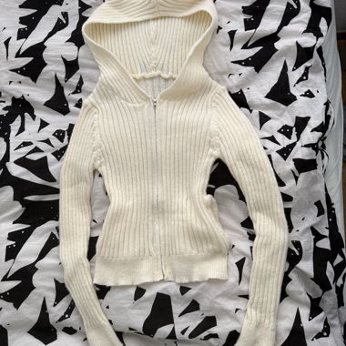 Cream ribbed zip-up hoodie cardigan