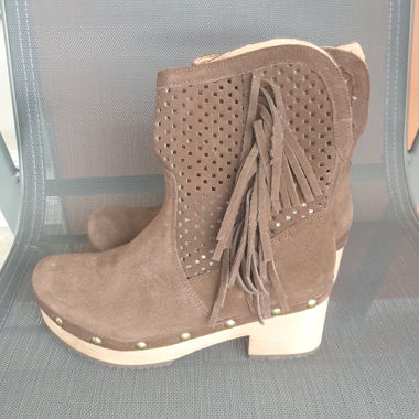 Stivaletti in camoscio marrone