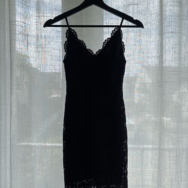 Abito Nero in Pizzo