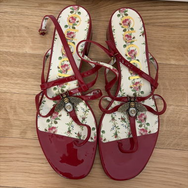 Sandali Gucci vintage in pelle verniciata rossa