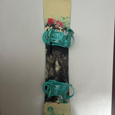 Snowboard Nitro Mystique con attacco