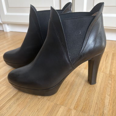 Bottines noires Unisa