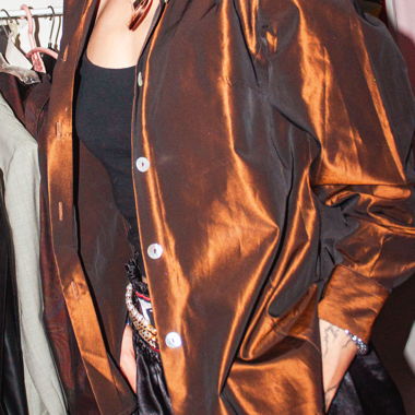 Chemise bronze-cuivre effet lumineux
