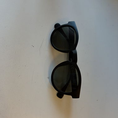 Lunettes de soleil noires
