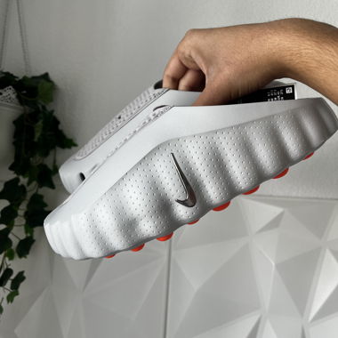 Nike Mind 001