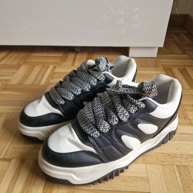 Sneakers Bershka, taglia 39