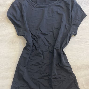 eng anliegendes Top