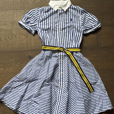 Abito-camicia a righe con cintura