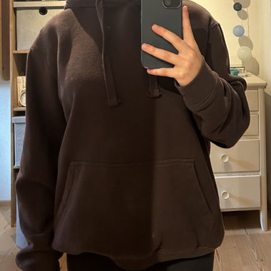 maglione marrone scuro