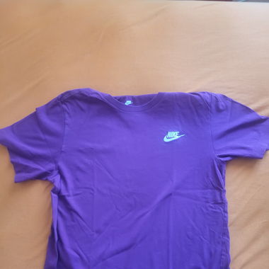 T-shirt nike