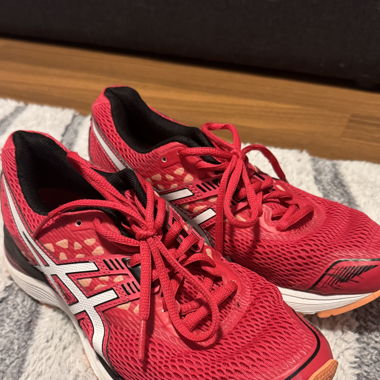 ASICS gel sport shoes 