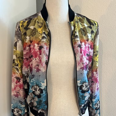 Leichte Jacke – Grösse 34