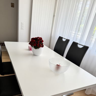 Table and 4 chairs 