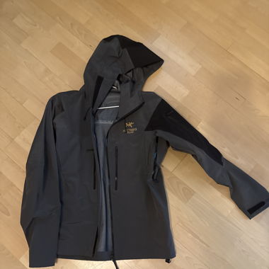 Arcteryx X Palace Collab Jacket