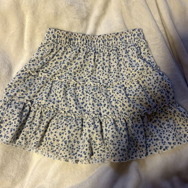 zara skirt with flower print