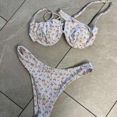 Ensemble bikini fleuri