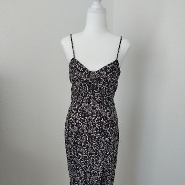 Schwarzes Kleid paisley Muster Zara