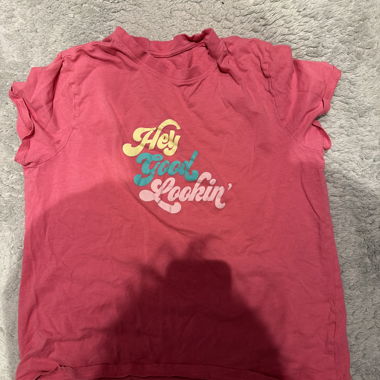 Pinkes T-Shirt mit Print