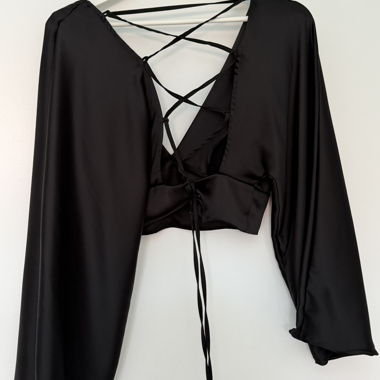 Top elegante con lacci