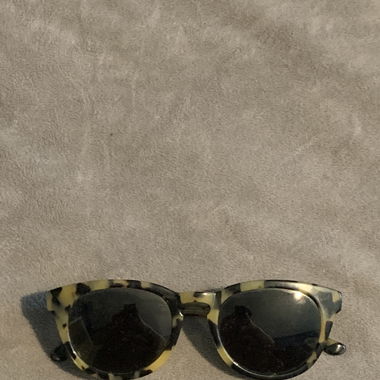 Sonnenbrille mit polarisierten Gläsern