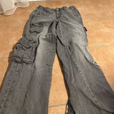Grey cargo jeans