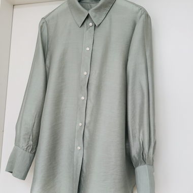 Camicia in raso salvia oversize