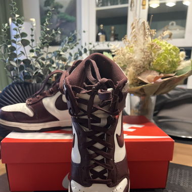 Nike Dunk High Burgundy 