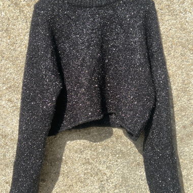 Schimmernder schwarzer Pullover