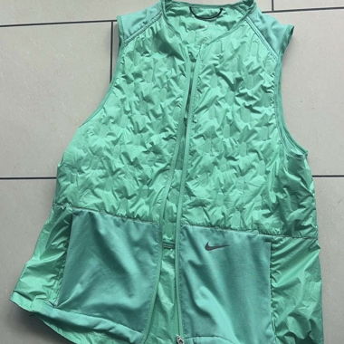 Nike Therma Fit Weste grün