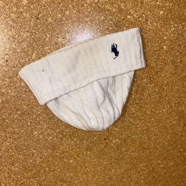 Cappellino di lana bianco