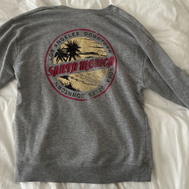Pull gris surfer style