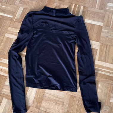 Black Long-Sleeve Sports Top