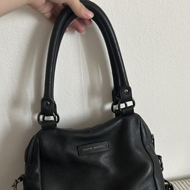 Status Anxiety schwarze Ledertasche