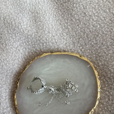 eleganter atypischer Ring