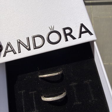 Anello Pandora con pietre