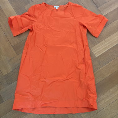 Oranges Kleid von Cos