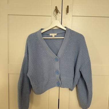 Blauer Strickcardigan