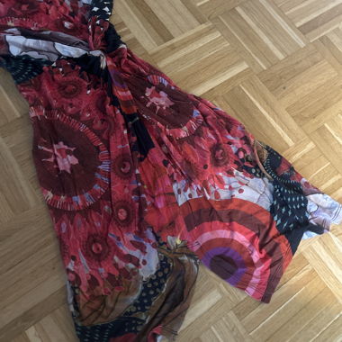 Enges Vintage-Deisgual Kleid in Rot