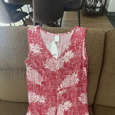 Vestito hawaiano nuovo