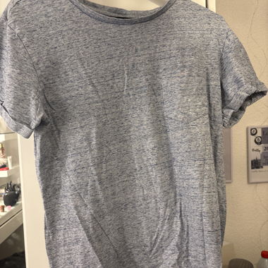 T-shirt basic con taschino