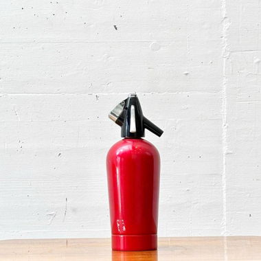 Siphon in rot des englischen Herstellers Sparklets