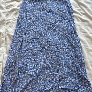 Jupe midi bleue fleurie