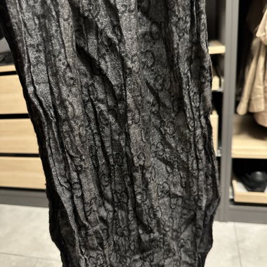 Grauer Gucci-Schal aus leichtem Wollstoff